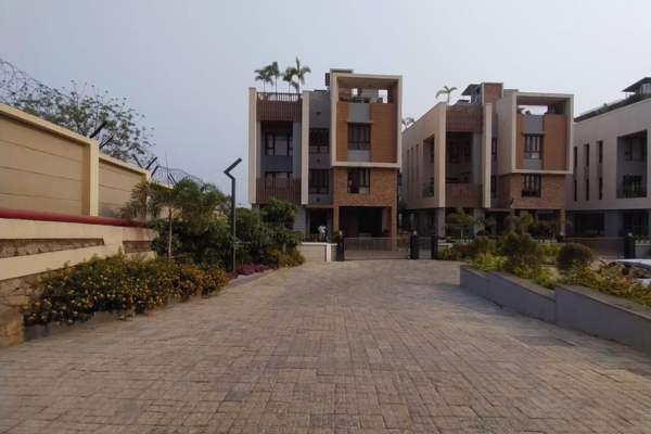 premium amenities, apartment complex